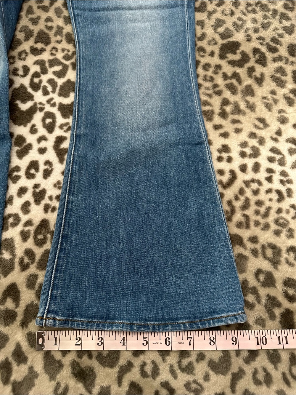 Frame Denim High Waisted Le Crop Flare in Opus Blue Wash Size 27 - Picture 15 of 16